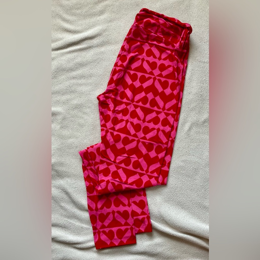 LuLaRoe Red Heart Patterned Leggings